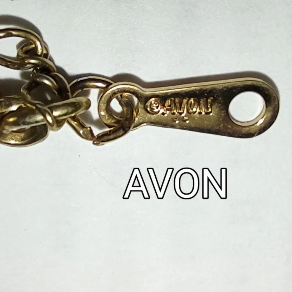 Avon goldtone bracelet